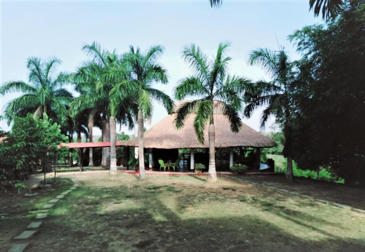Casa Campo Emaus Caucasia Exterior photo