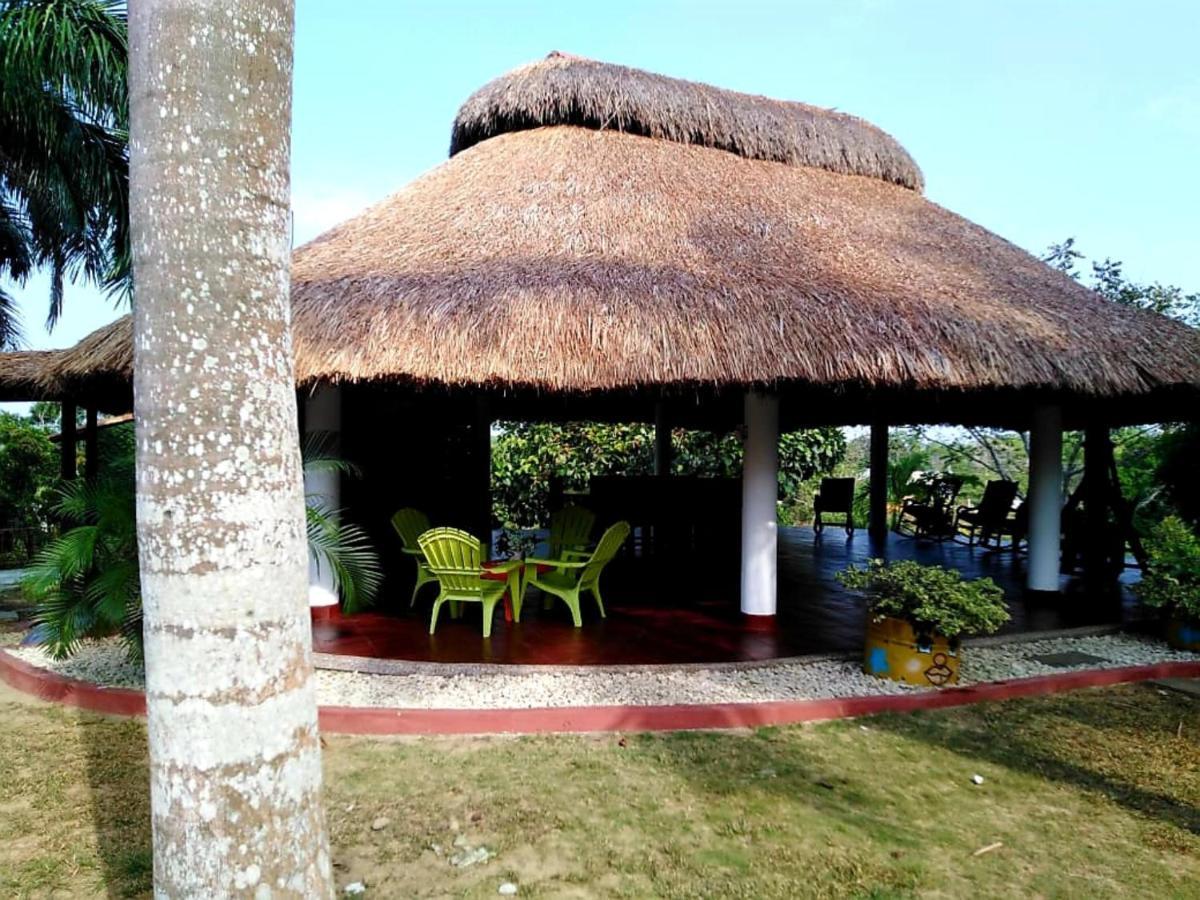 Casa Campo Emaus Caucasia Exterior photo