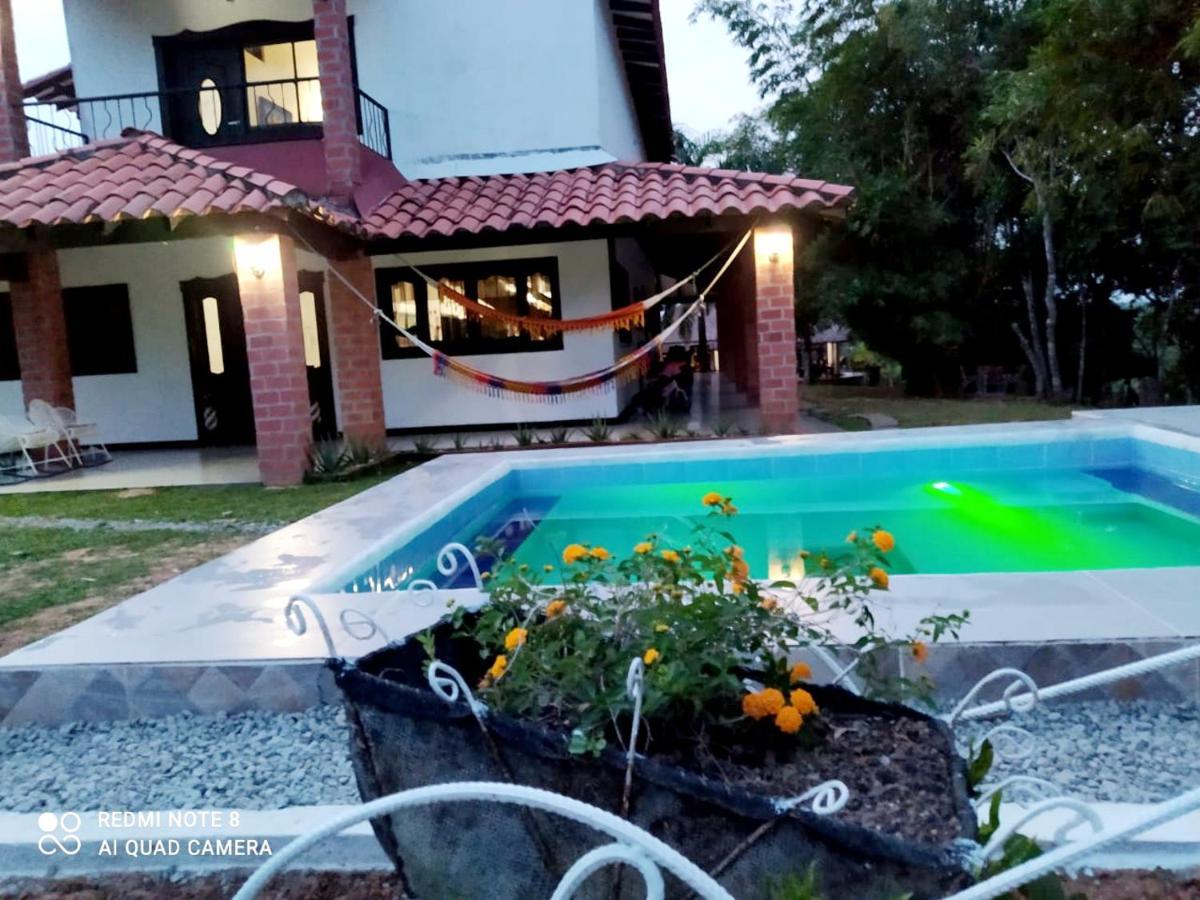 Casa Campo Emaus Caucasia Exterior photo