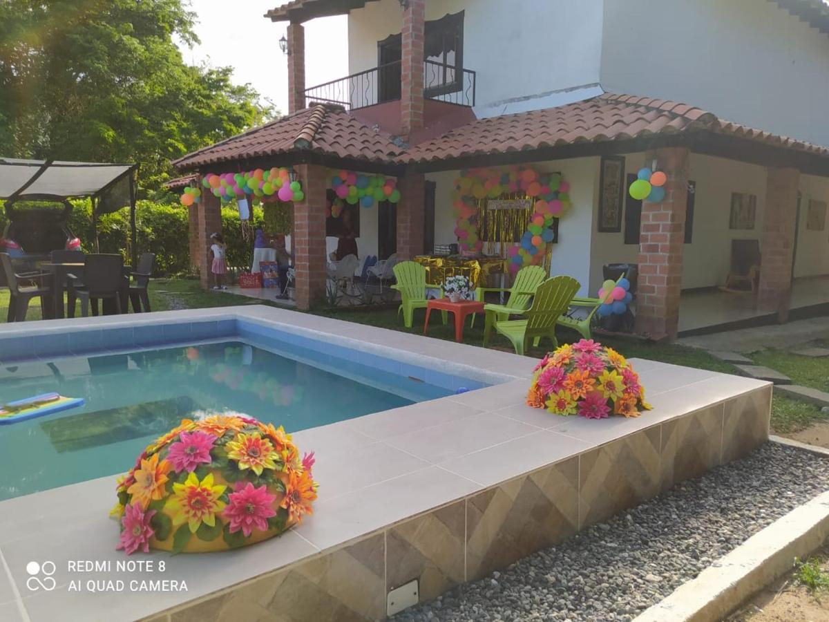 Casa Campo Emaus Caucasia Exterior photo
