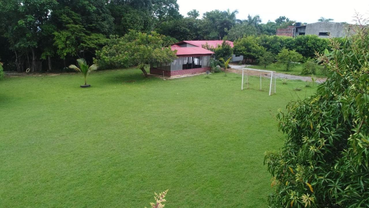 Casa Campo Emaus Caucasia Exterior photo